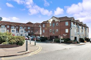 PHOTO SHOW GENERAL VIEW OF RETIREMENT DEVELOPMENT- click for photo gallery